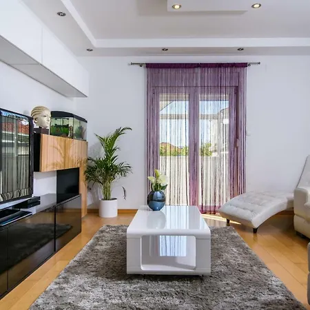 Apartment Gea *